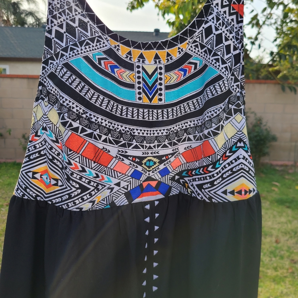 Colorful Geometric Maxi
